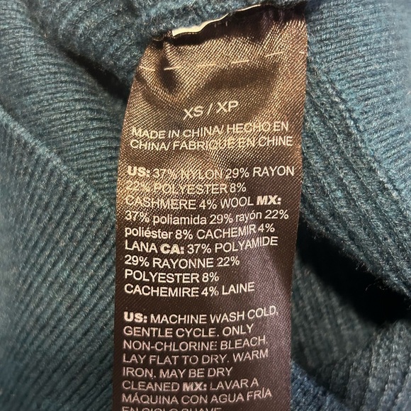 🤩”WHBM” Stylish Teal Blue Long Pullover Sweater w/ Sleeve Button Details Size XS - Picture 7 of 11